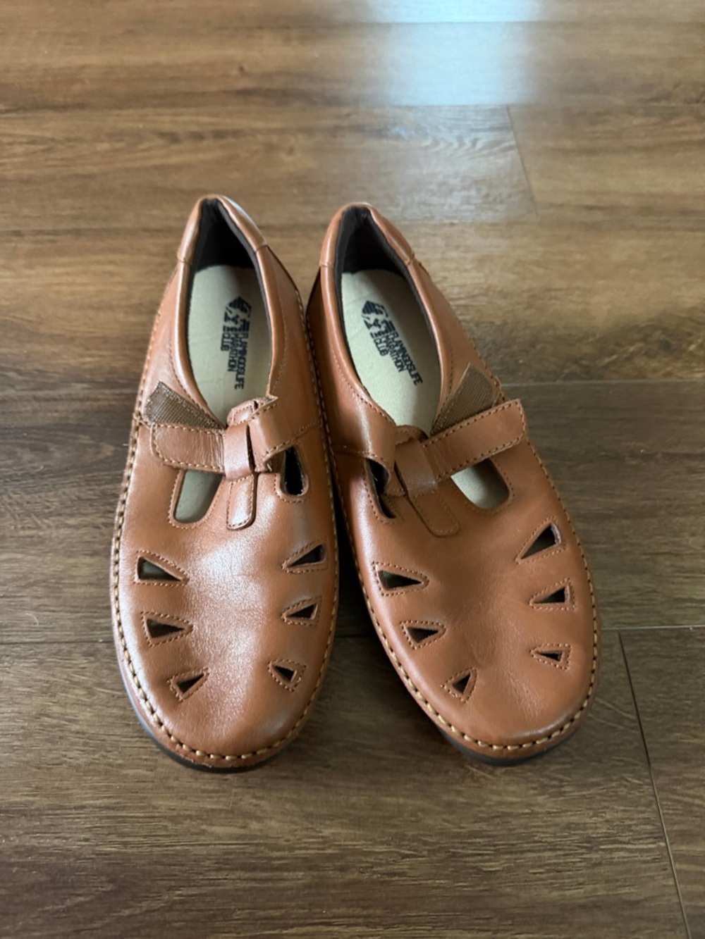 SAS ROAMER WALKING SHOES, T-Strap, Chestnut, 8 Medium - Picture 3 of 10